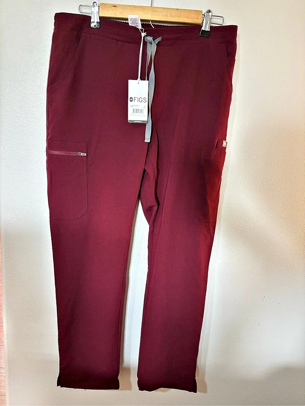 FIGS Cargo Scrub Pant Burgundy Medium NWT